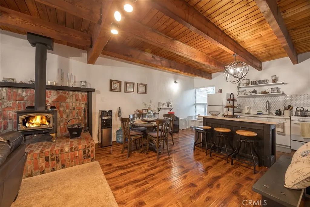 833 E Big Bear Boulevard, Big Bear City, California 92314 home-pic-5
