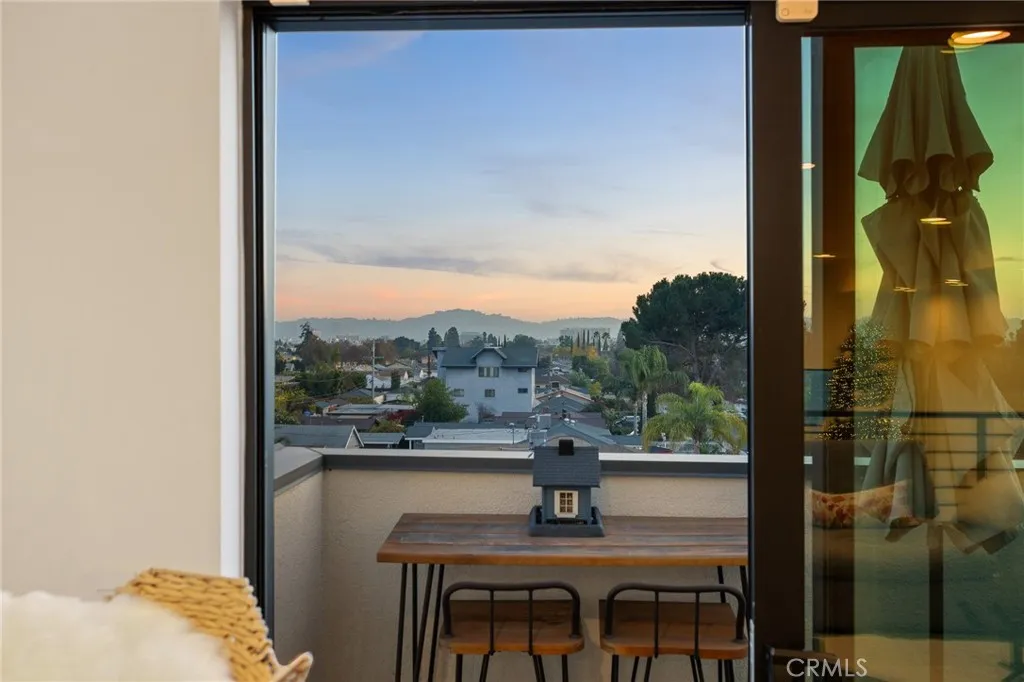 11324 W Raitt Lane, North Hollywood, California 91606 home-pic-30