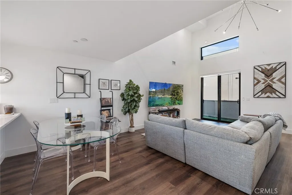 11324 W Raitt Lane, North Hollywood, California 91606 home-pic-9