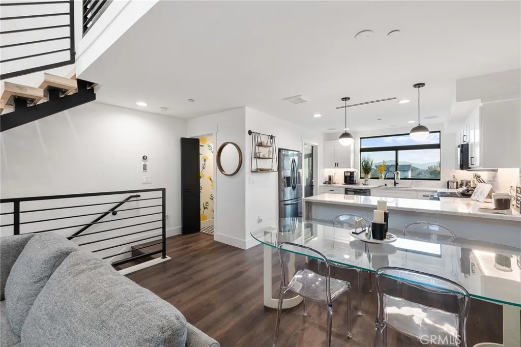 11324 W Raitt Lane, North Hollywood, California 91606 home-pic-6