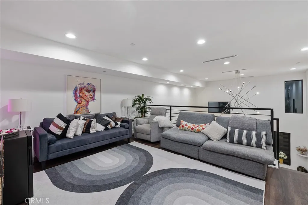 11324 W Raitt Lane, North Hollywood, California 91606 home-pic-26
