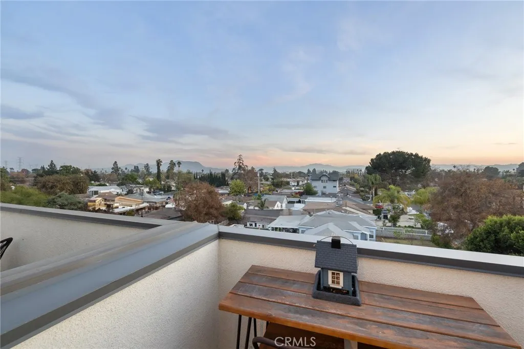 11324 W Raitt Lane, North Hollywood, California 91606 home-pic-31