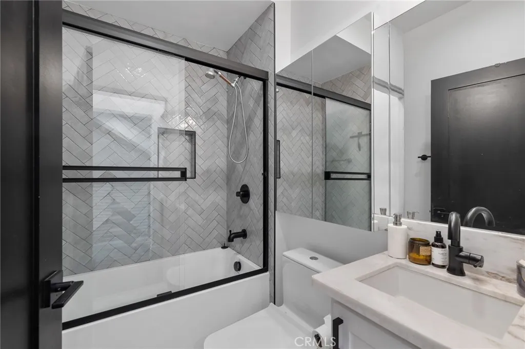 11324 W Raitt Lane, North Hollywood, California 91606 home-pic-13