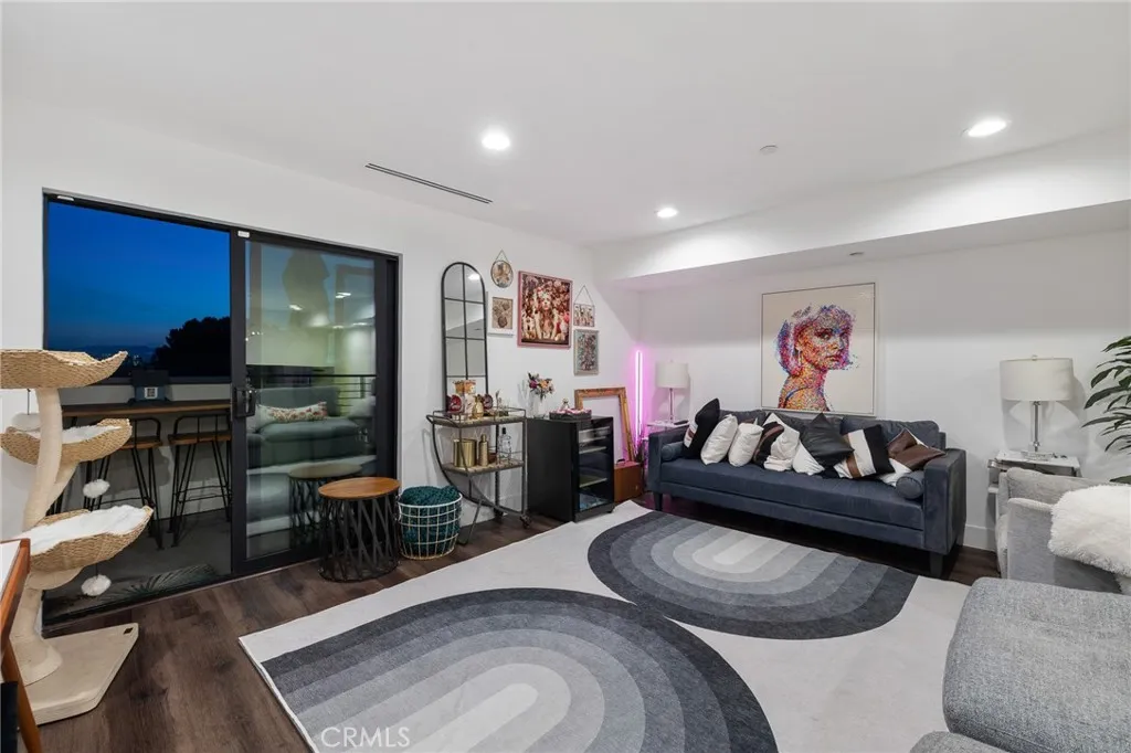 11324 W Raitt Lane, North Hollywood, California 91606 home-pic-28