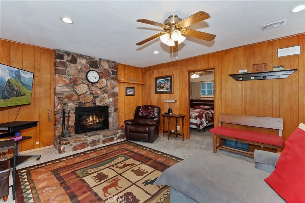31162 All View, Running Springs, California 92382 home-pic-10