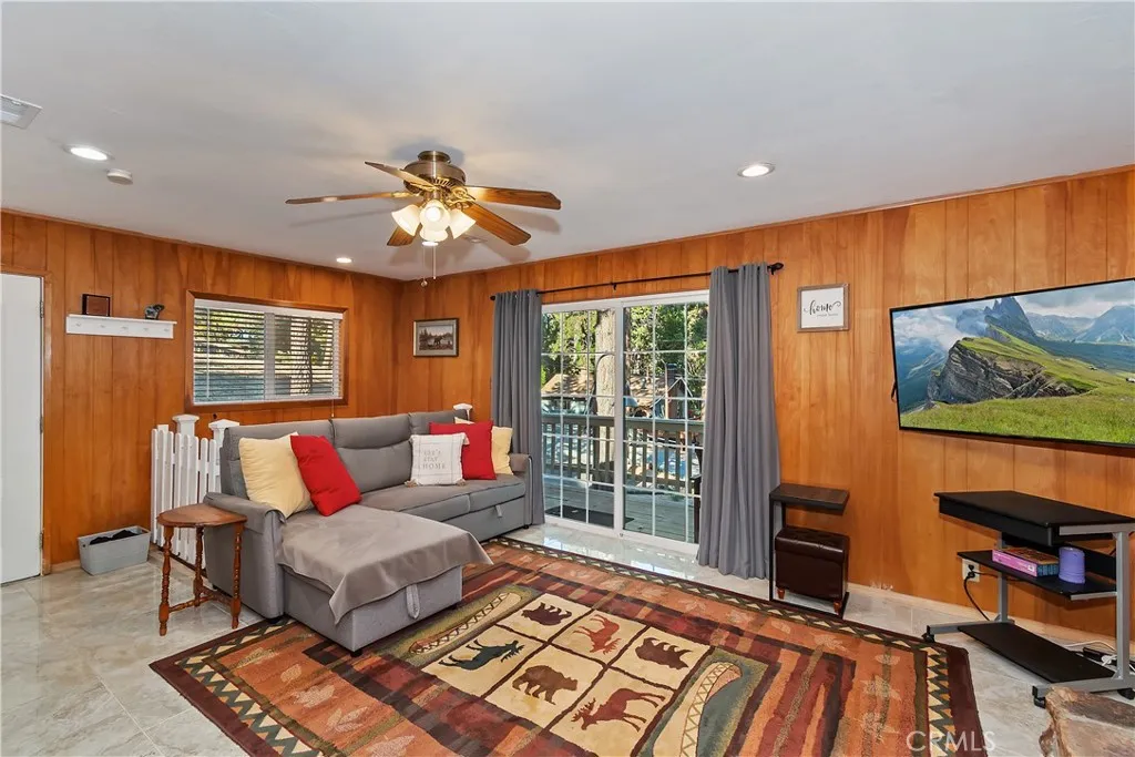 31162 All View, Running Springs, California 92382 home-pic-12