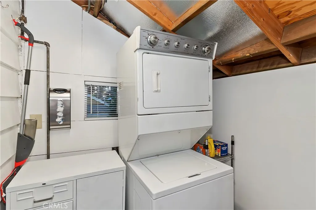 31162 All View, Running Springs, California 92382 home-pic-21