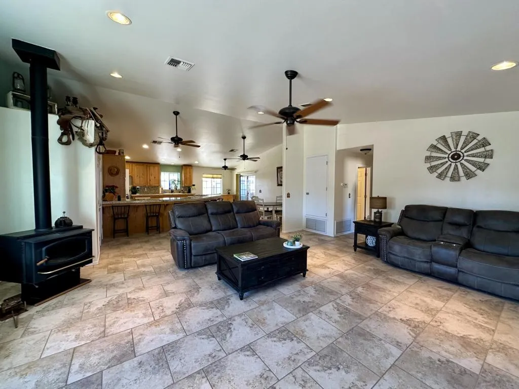 1731 Riviera Drive, Blythe, California 92225 home-pic-4