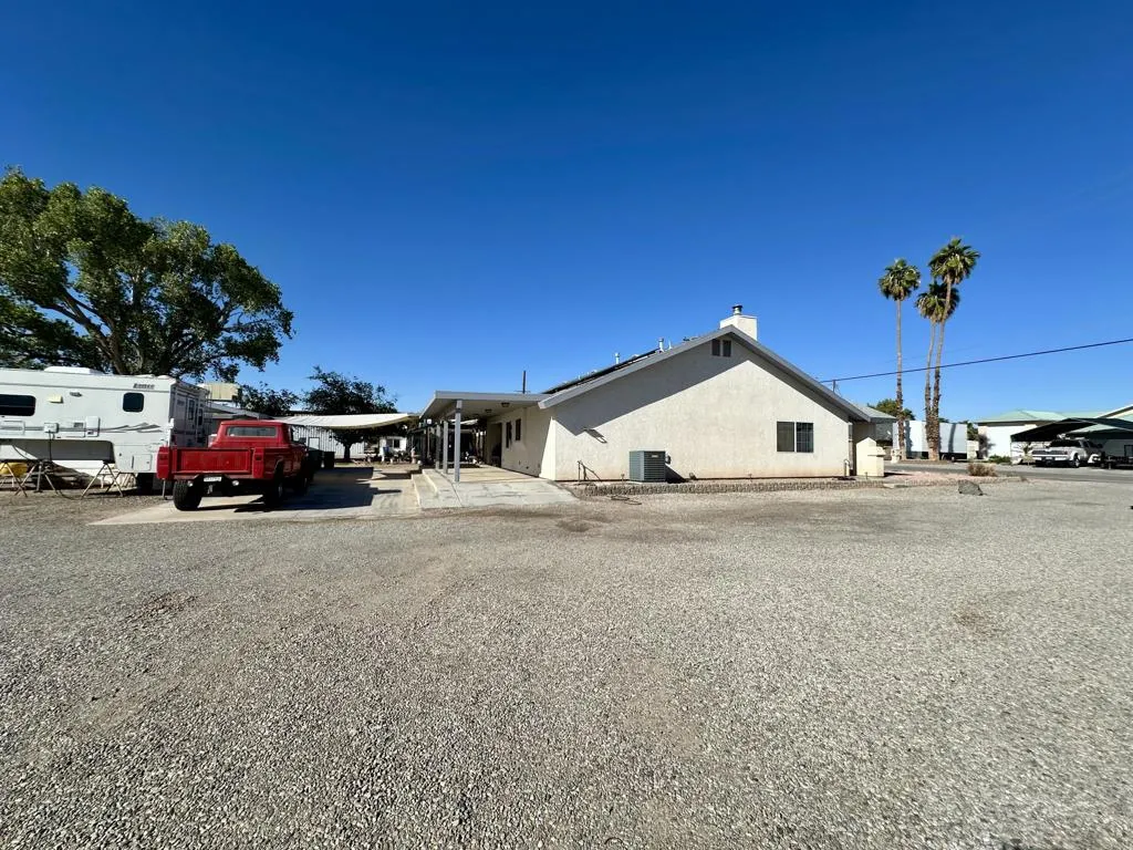 1731 Riviera Drive, Blythe, California 92225 home-pic-31
