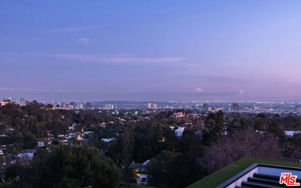 800 N Tigertail Road, Los Angeles, California 90049 home-pic-37