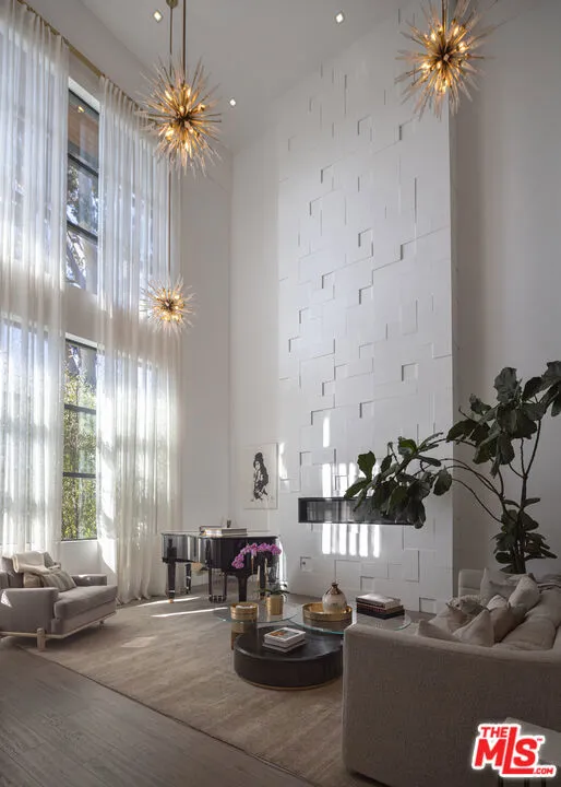 800 N Tigertail Road, Los Angeles, California 90049 home-pic-3