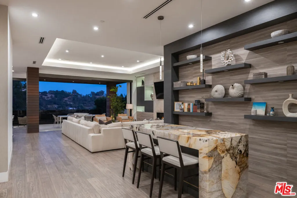 800 N Tigertail Road, Los Angeles, California 90049 home-pic-32