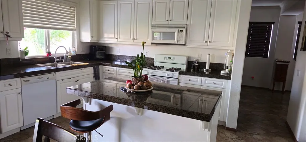 1940 Clemens Place, San Jacinto, California 92583