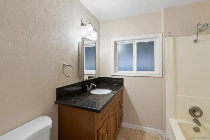 615 10th St, Ramona, California 92065