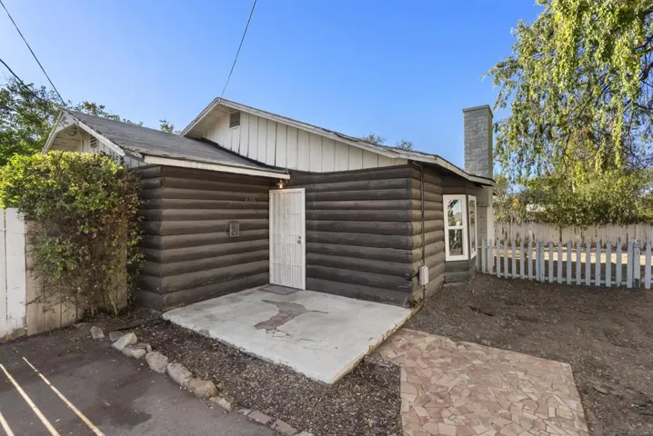 615 10th St, Ramona, California 92065