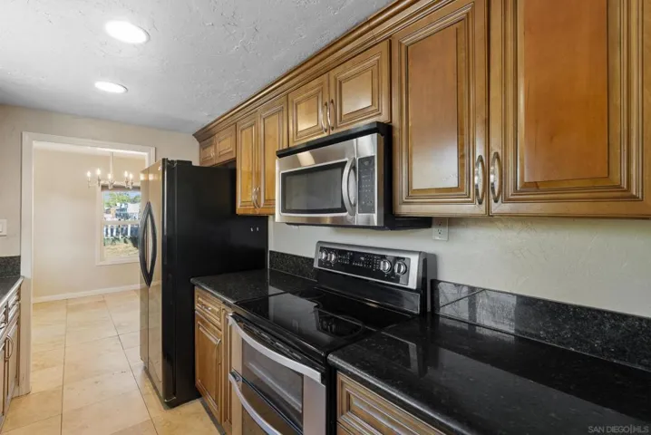 615 10th St, Ramona, California 92065