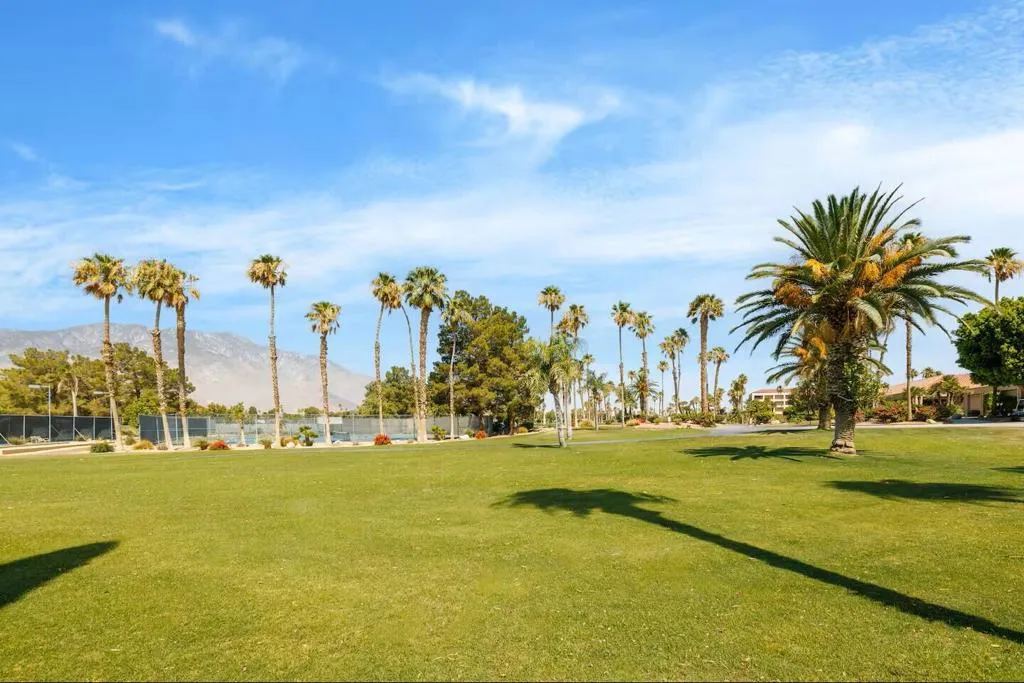 28621 E Portales Drive, Cathedral City, California 92234 home-pic-20