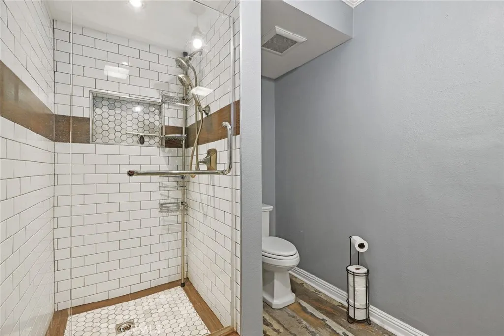 1521 S Pomona Avenue A17, Fullerton, California 92832 home-pic-23