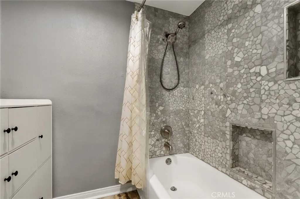 1521 S Pomona Avenue A17, Fullerton, California 92832 home-pic-21