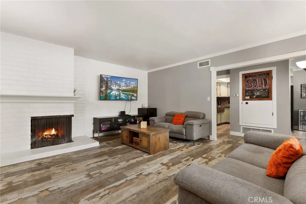 1521 S Pomona Avenue A17, Fullerton, California 92832 home-pic-2