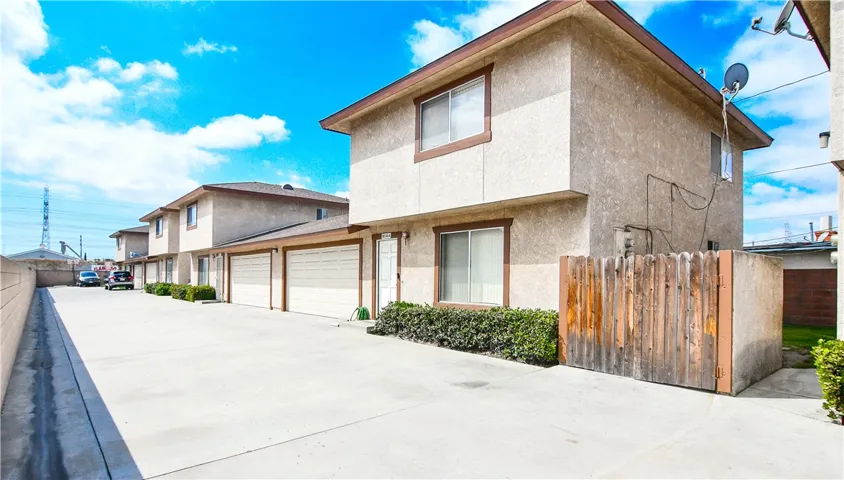 9112 Cedar St, Bellflower, California 90706