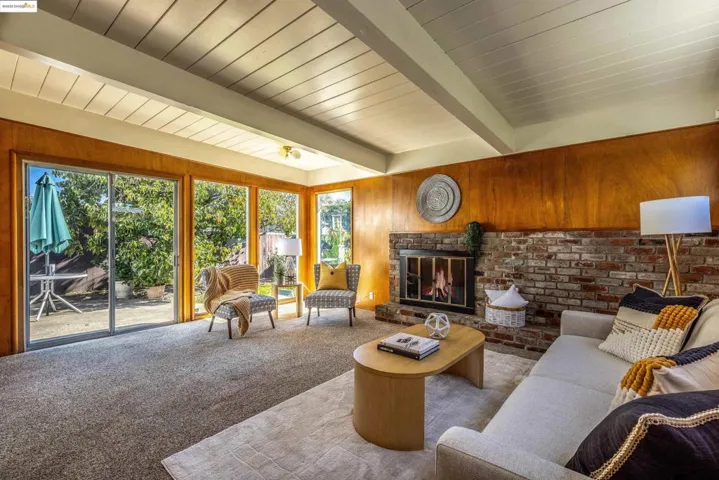 1176 Via Los Trancos, San Lorenzo, California 94580