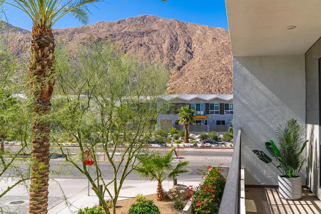122 Cameron Center Drive, Palm Springs, California 92264 home-pic-1