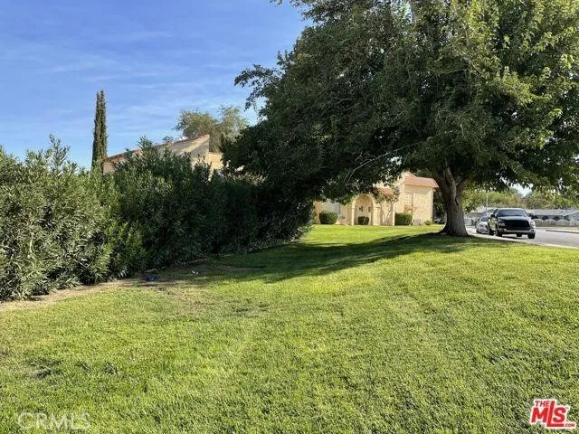 43627 Stanridge, Lancaster, California 93535 home-pic-4