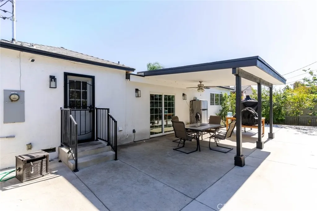 6659 Shirley Avenue, Reseda, California 91335 home-pic-24