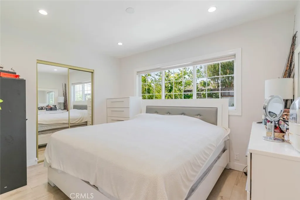 6659 Shirley Avenue, Reseda, California 91335 home-pic-21