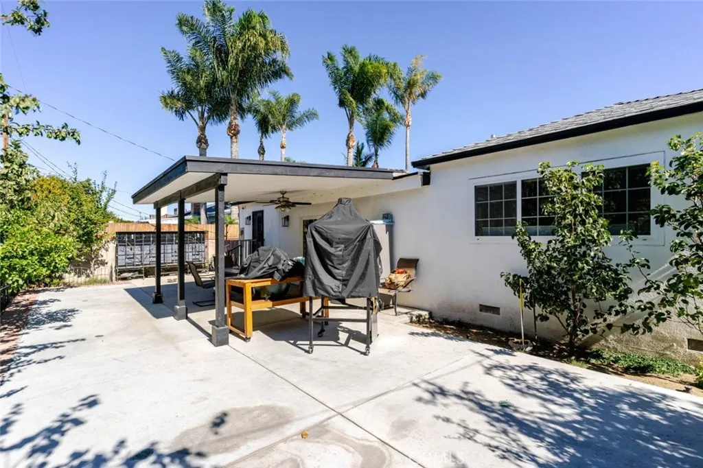 6659 Shirley Avenue, Reseda, California 91335 home-pic-26