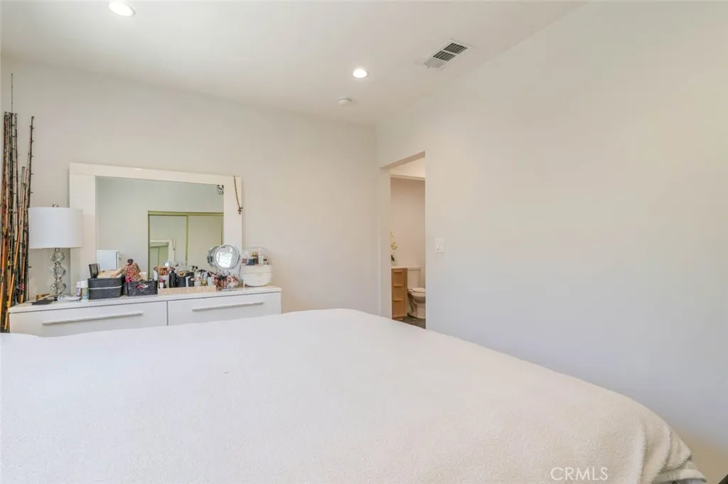 6659 Shirley Avenue, Reseda, California 91335 home-pic-22