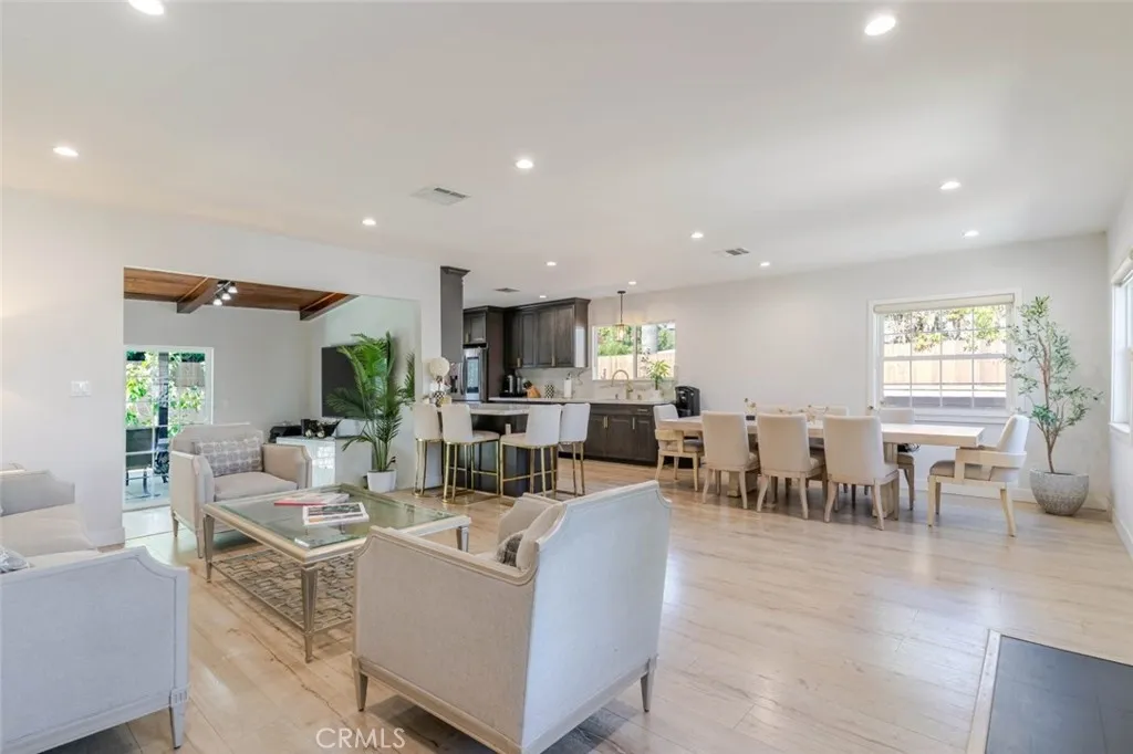 6659 Shirley Avenue, Reseda, California 91335 home-pic-3
