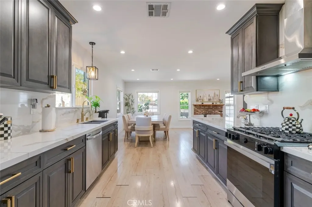 6659 Shirley Avenue, Reseda, California 91335 home-pic-13