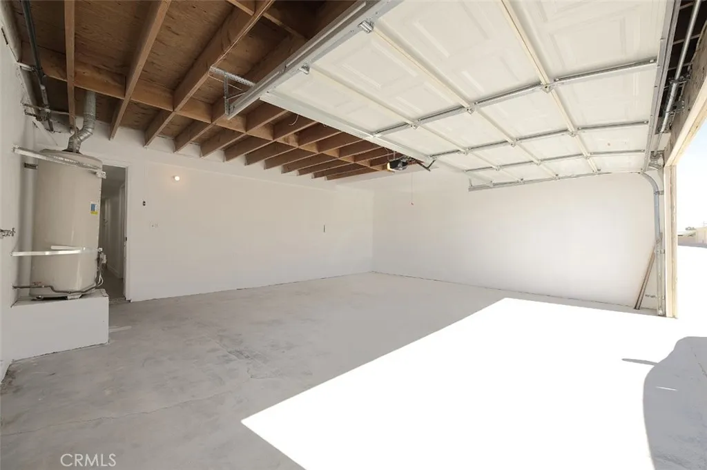 16465 Green Tree, Victorville, California 92395 home-pic-26