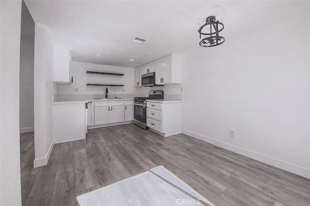 16465 Green Tree, Victorville, California 92395 home-pic-7
