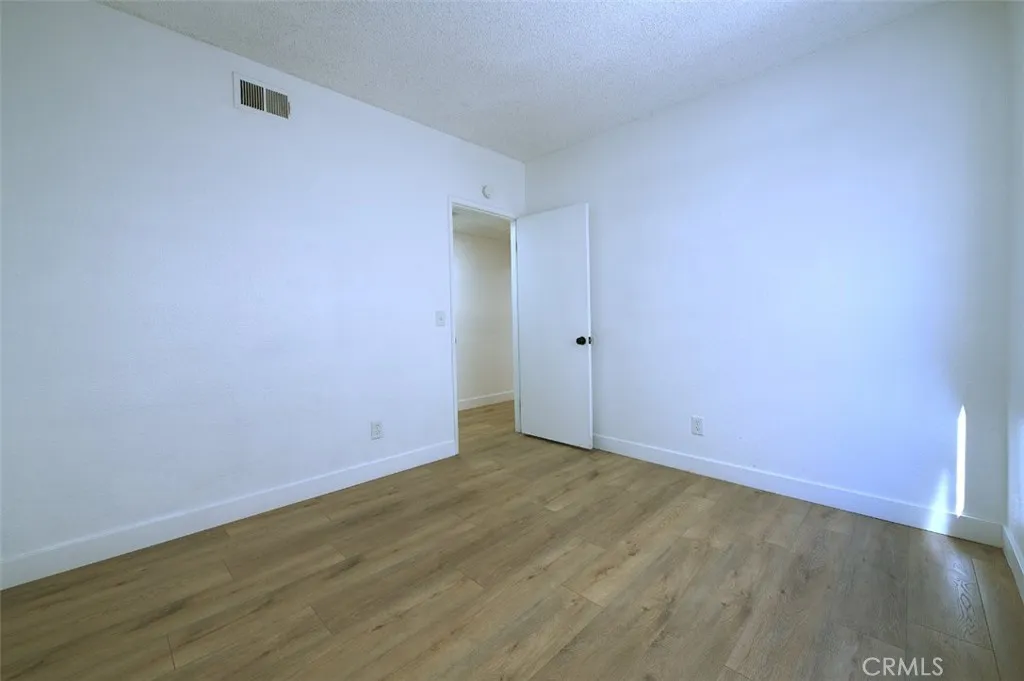 16465 Green Tree, Victorville, California 92395 home-pic-22
