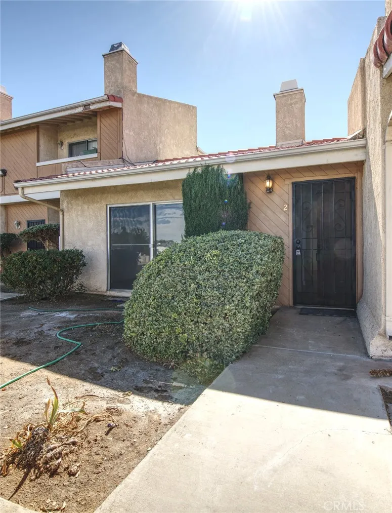 16465 Green Tree, Victorville, California 92395 home-pic-3