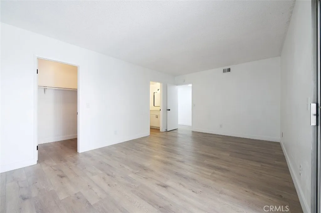 16465 Green Tree, Victorville, California 92395 home-pic-15