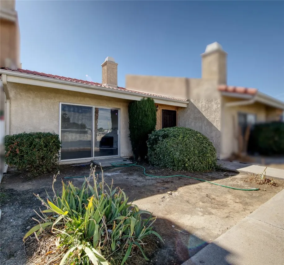 16465 Green Tree, Victorville, California 92395 home-pic-2