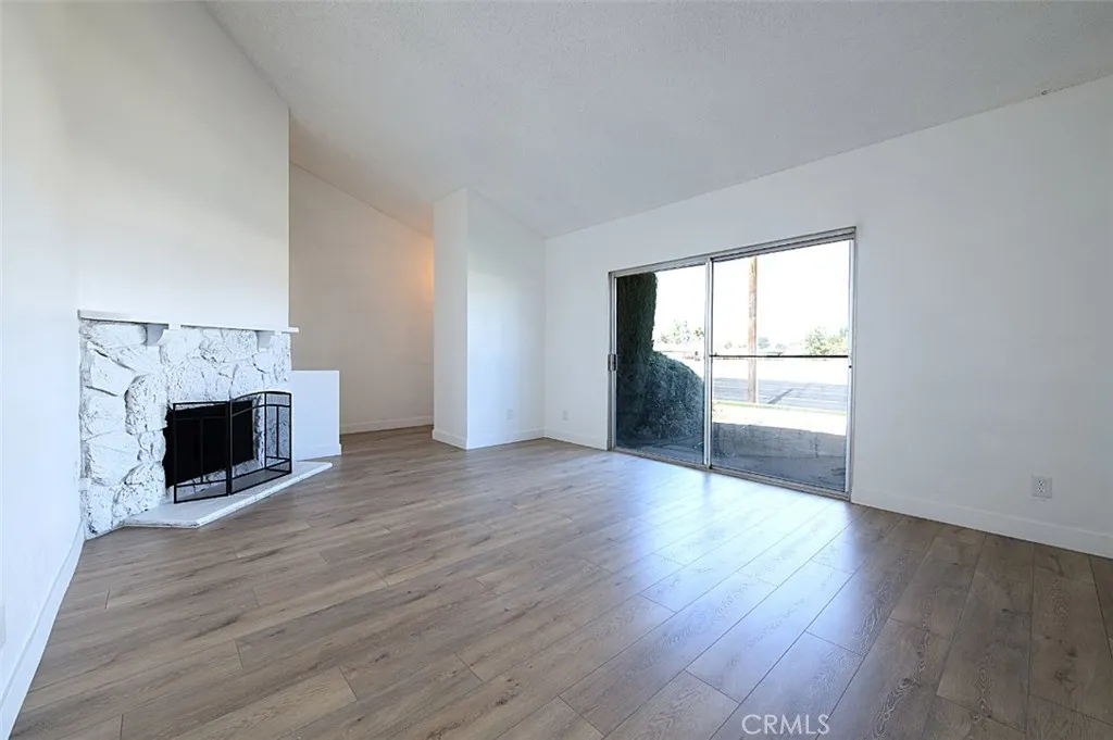 16465 Green Tree, Victorville, California 92395 home-pic-6