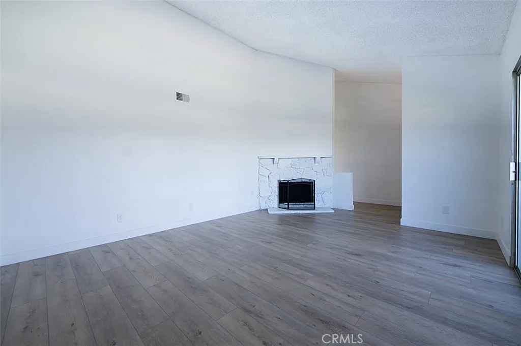 16465 Green Tree, Victorville, California 92395 home-pic-5