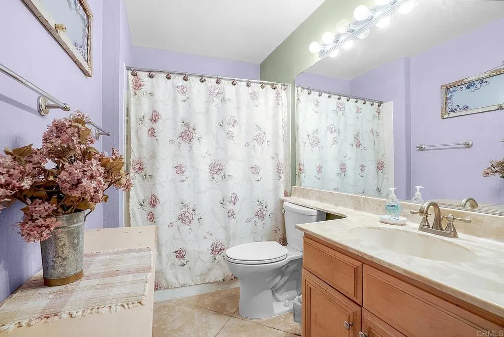 2536 White Oak Place 1, Escondido, California 92027 home-pic-12