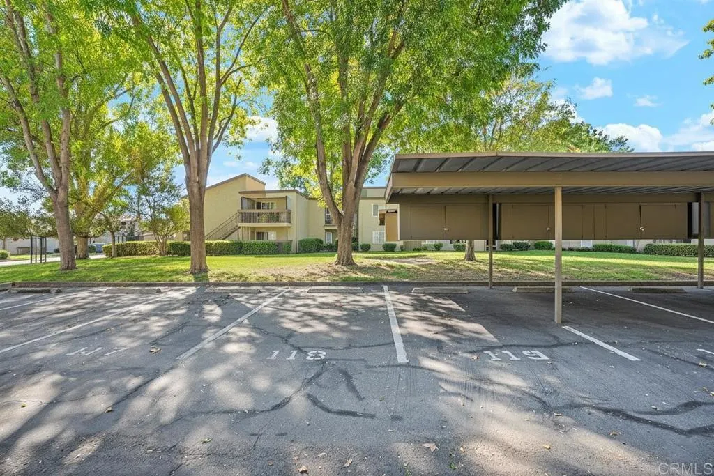 2536 White Oak Place 1, Escondido, California 92027 home-pic-21