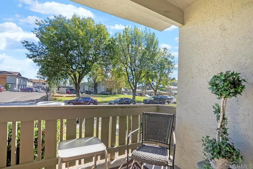2536 White Oak Place 1, Escondido, California 92027 home-pic-20