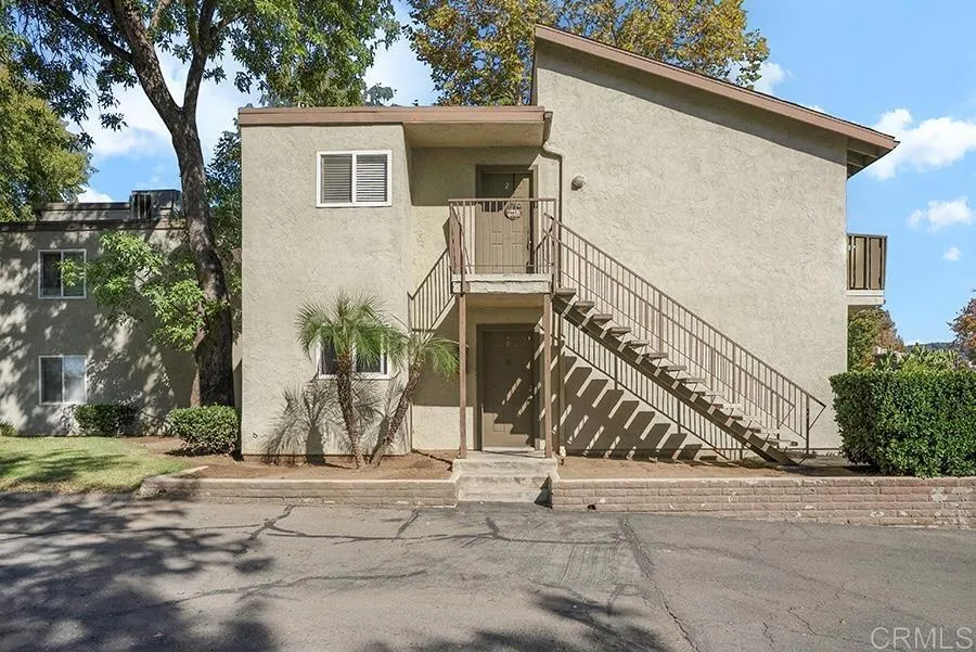 2536 White Oak Place 1, Escondido, California 92027 home-pic-3