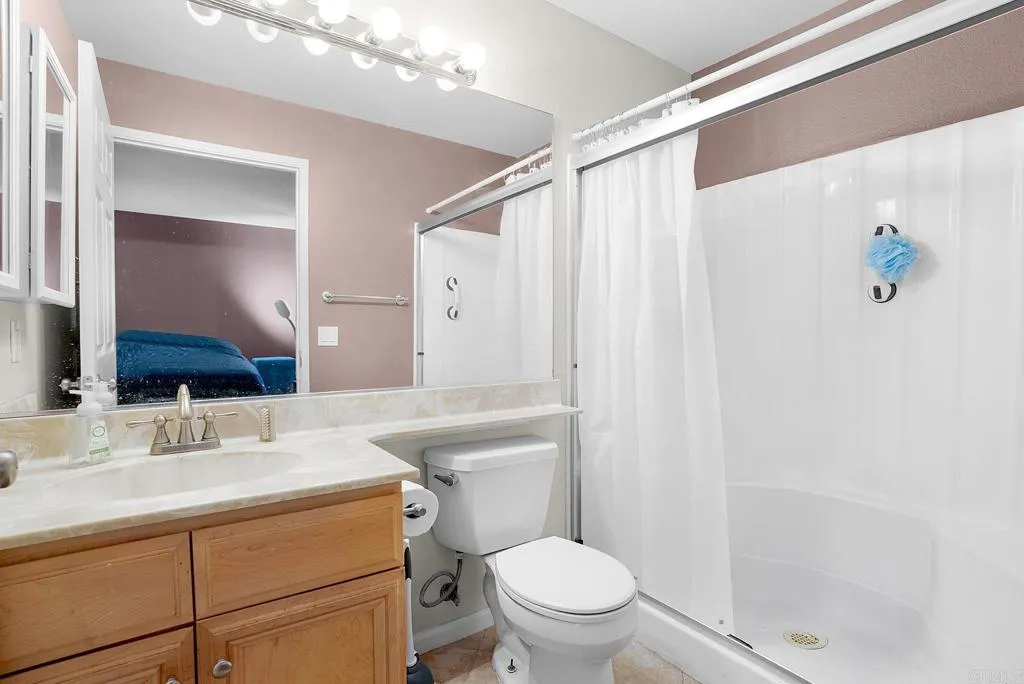2536 White Oak Place 1, Escondido, California 92027 home-pic-15