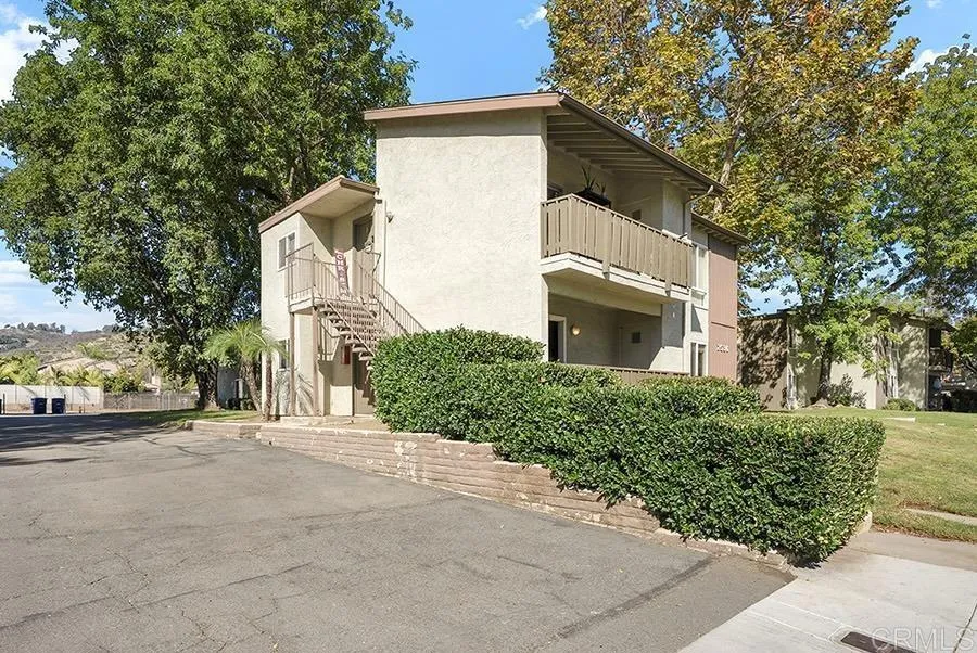 2536 White Oak Place 1, Escondido, California 92027 home-pic-22