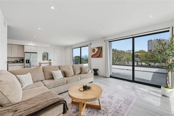 3910 Kentucky, Los Angeles, California 90068