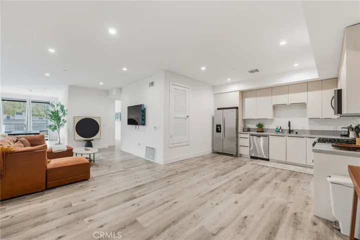 3910 Kentucky, Los Angeles, California 90068
